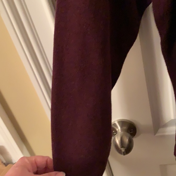 Eddie Bauer XXL classic burgundy sweater - Picture 2 of 8